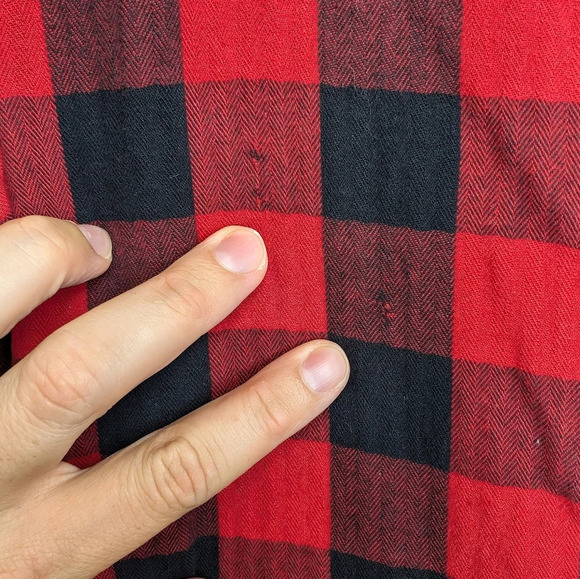 Old Navy The Classic Shirt Black & Red Plaid Button  Down Lumber Woman XL - Picture 8 of 9